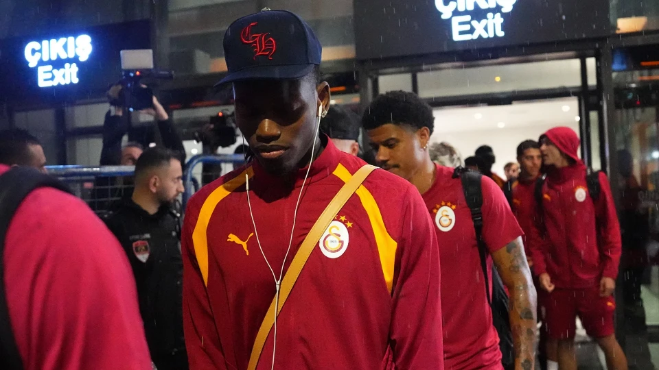Galatasaray Trabzon’a Geldi: Osimhen ve 3 Oyuncu Kadroda Yok
